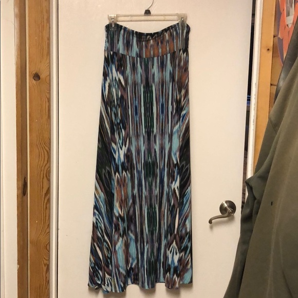 Gilli Dresses & Skirts - Gilli Maxi skirt Aztec print